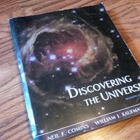 Discovering the Universe W/Starry Night CD-ROM; Neil F. Comins, William J. Kaufmann; 2005